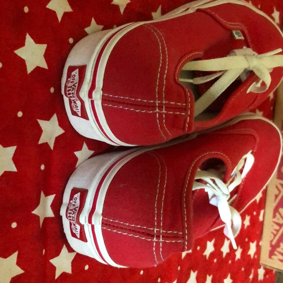 Red vans - Picture 4 of 4